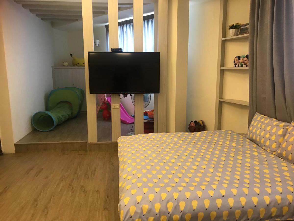 Mickey House-Fuxing Apartment Taichung Bagian luar foto